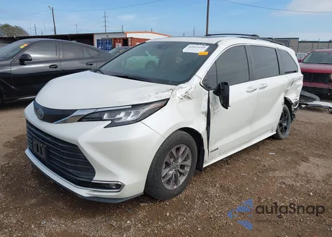 2021 Toyota Sienna Xle z USA, uszkodzony, nr VIN 5TDYRKEC6MS037211